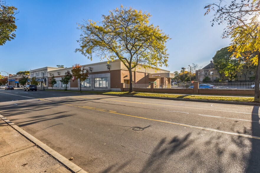 More Photos Of 565 Monroe Ave, Rochester Freestanding For Lease