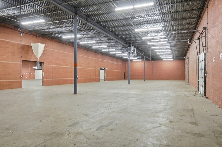 More Photos Of 10605 Southern Loop Blvd, Pineville Warehouse For Lease