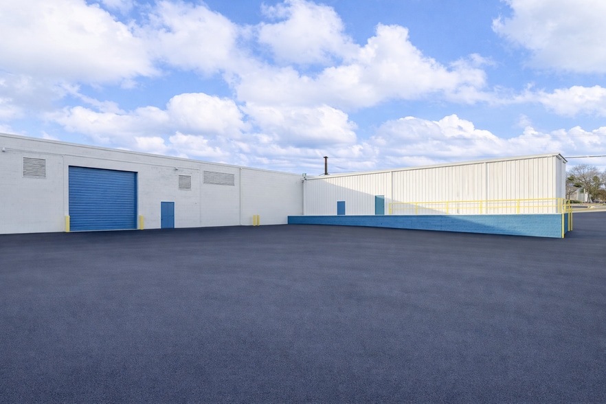 More Photos Of 729 S Church St, Spartanburg Warehouse For Lease