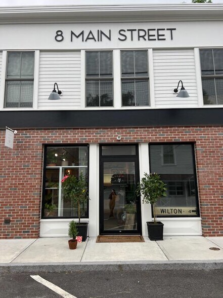 More Photos Of 8 Main St, Redding Storefront Retail Residential For Lease