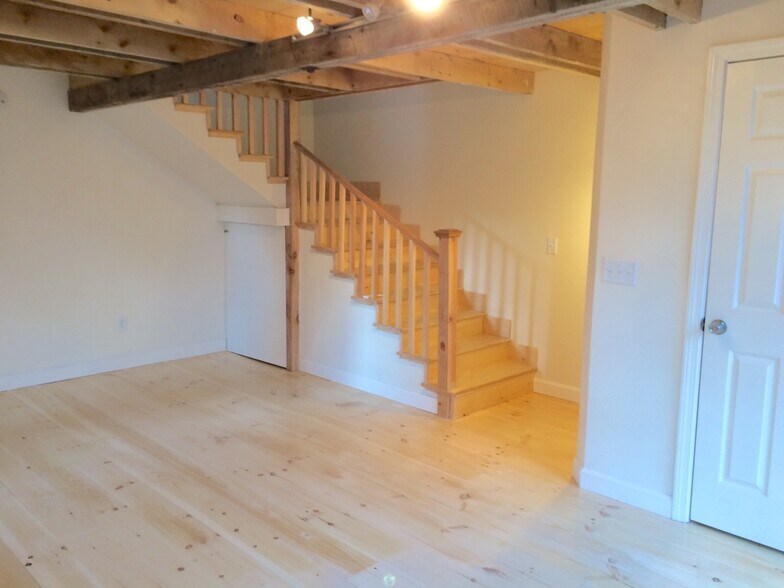 More Photos Of 426 Middle St, Portsmouth Office Residential For Lease