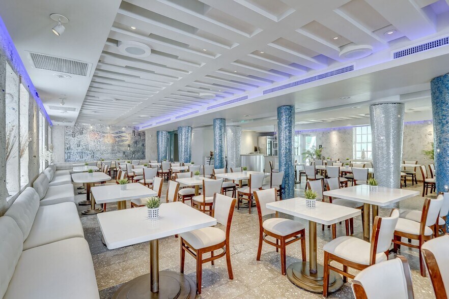 More Photos Of 820 Ocean Dr, Miami Beach Restaurant For Sale