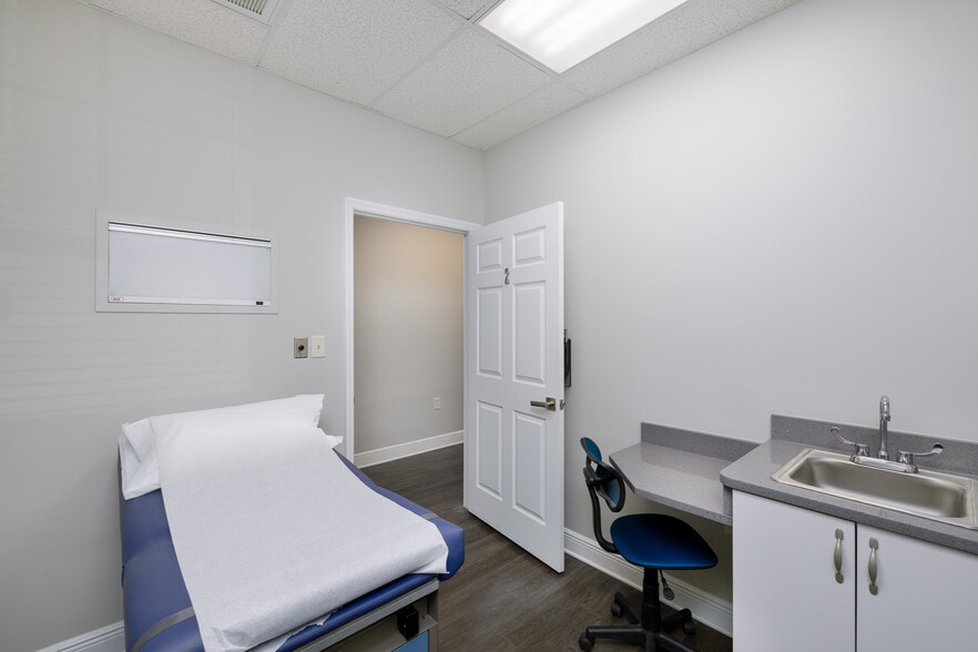 More Photos Of 1810-1822 Wellness Ln, New Port Richey Medical For Sale