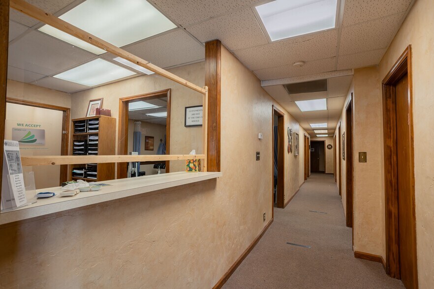 More Photos Of 520 E 8th St, Anderson Office For Lease
