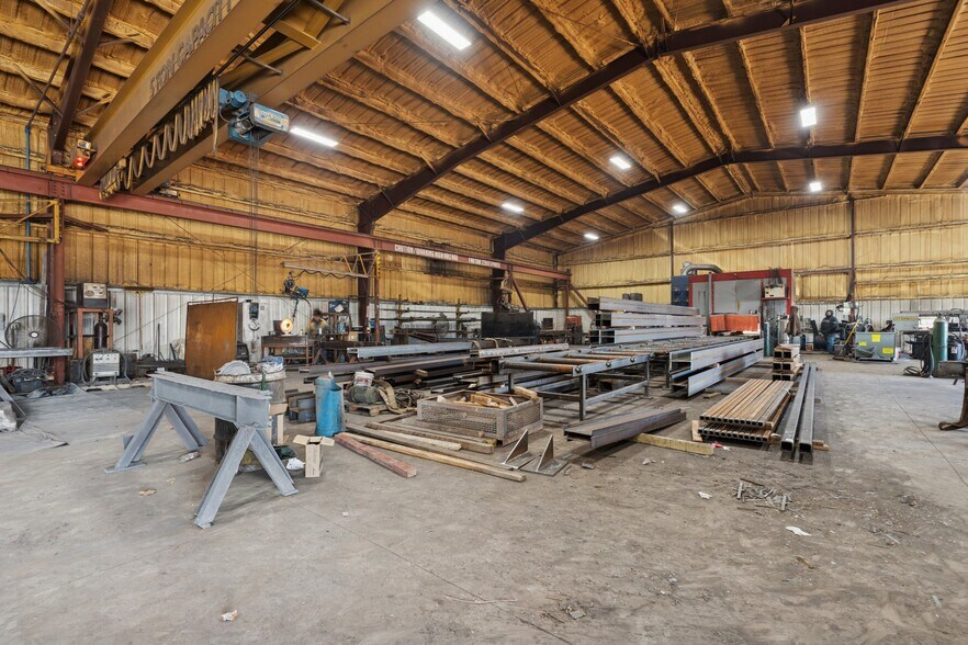 More Photos Of 2627 SW 22nd St, Oklahoma City Warehouse For Sale