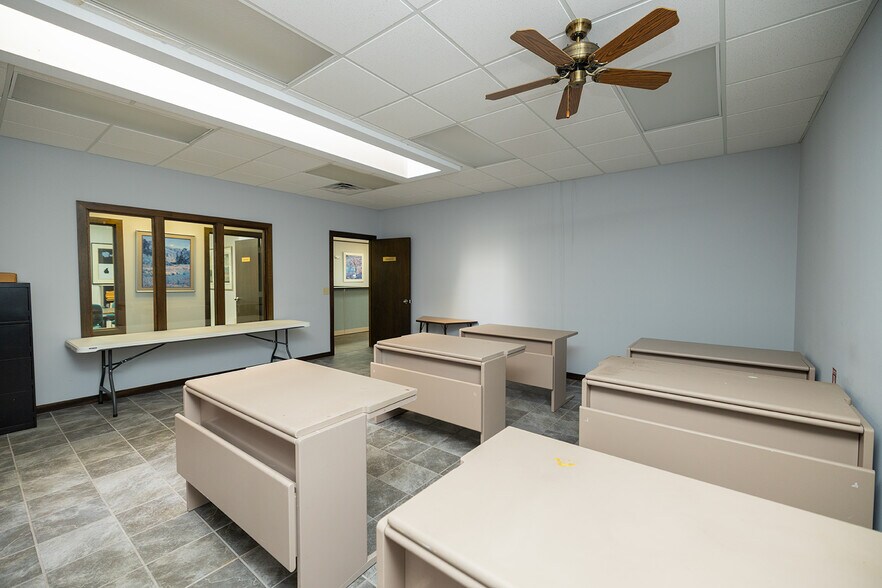 More Photos Of 1020 N Main St, Wichita Medical For Sale