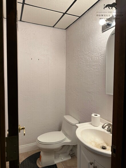 More Photos Of 5929 50th St, Lubbock Service For Lease