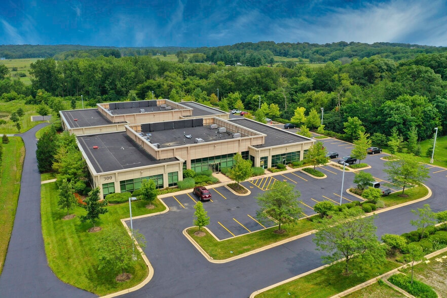 More Photos Of 320 Cardinal Dr, St Charles Medical For Lease