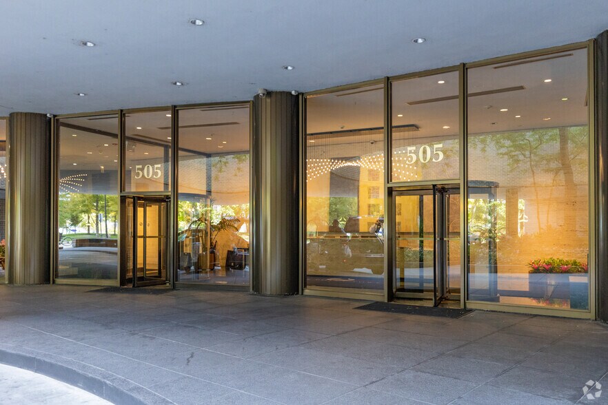 More Photos Of 505 N Lake Shore Dr, Chicago Apartments For Lease