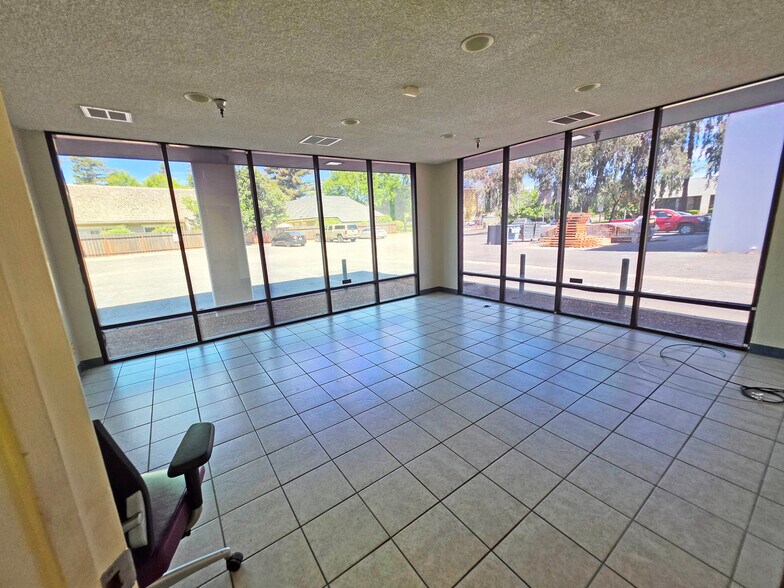 More Photos Of 4960 E Yale Ave, Fresno Warehouse For Sale