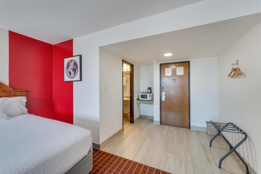 More Photos Of 333 N Main St, Richfield Hotel For Sale