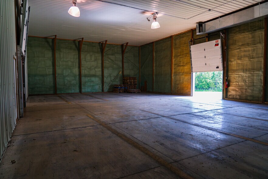 More Photos Of 124 W Progress Dr, Princeton Warehouse For Lease