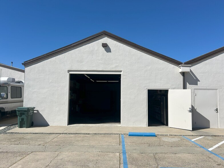 More Photos Of 14165 Market St, Walnut Grove Showroom For Sale