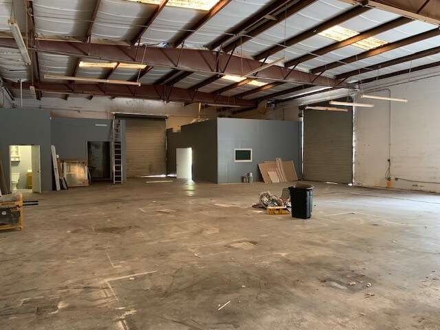 More Photos Of 1010 Park Ct, Safety Harbor Warehouse For Lease