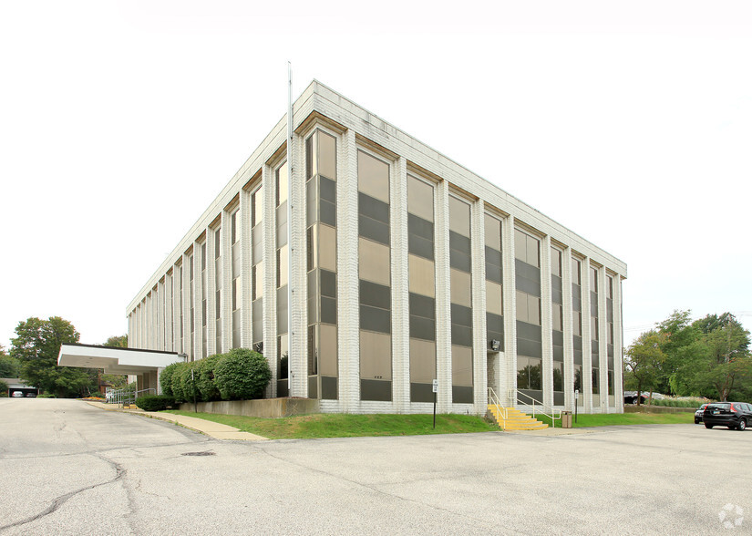 Primary Photo Of 6151 Wilson Mills Rd, Highland Heights Medical For Lease