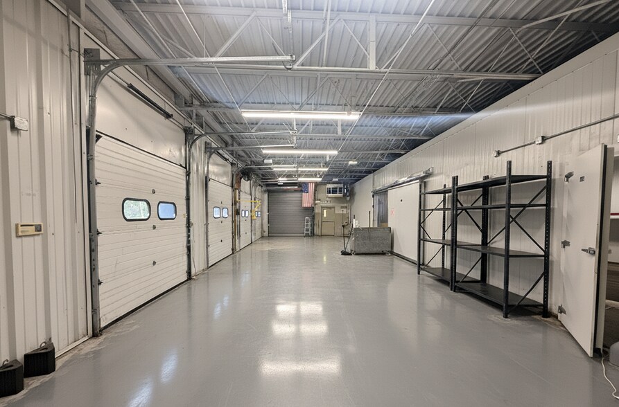 More Photos Of 295B WindyBush, New Hope Distribution For Lease