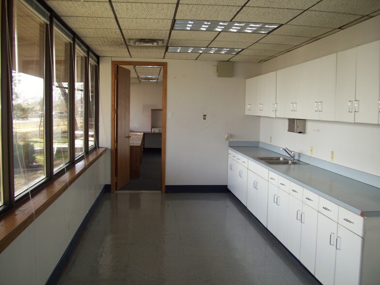 More Photos Of 8671 Wolff Ct, Westminster Office For Lease