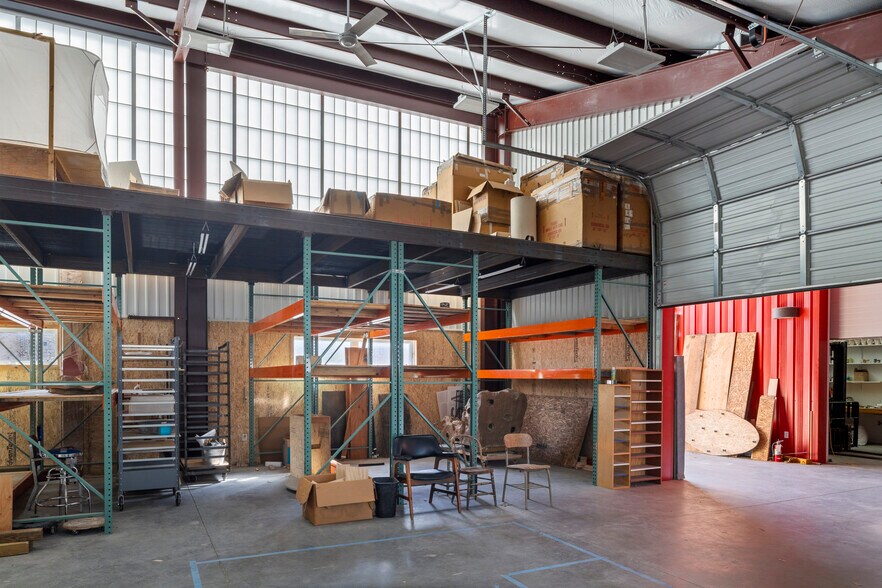 More Photos Of 78 Green St, Hudson Freestanding For Sale