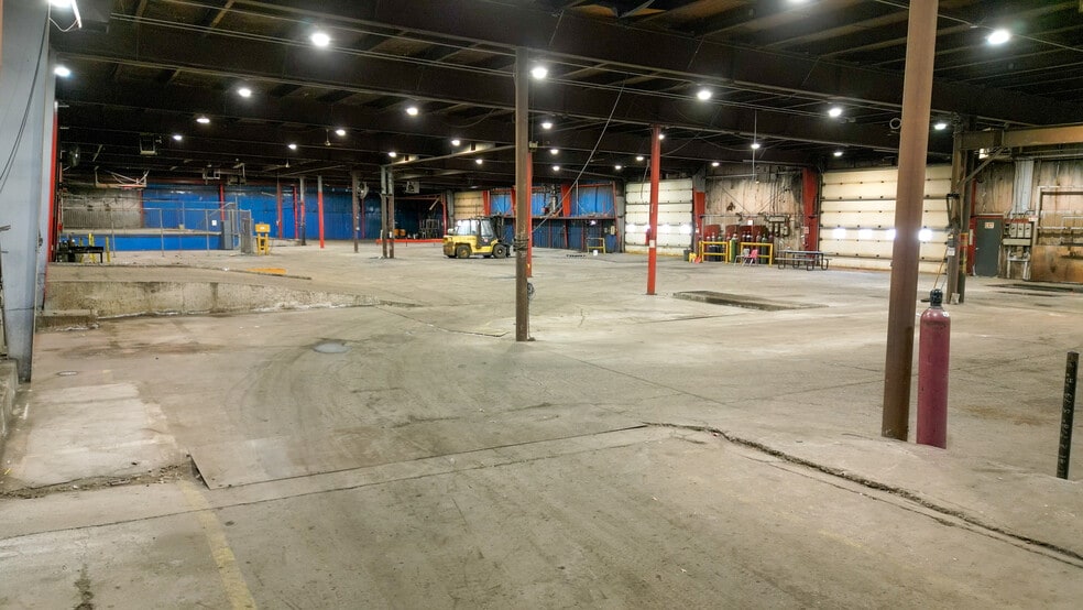 More Photos Of 135 York Street E St, Yorkton Warehouse For Sale