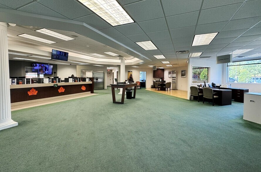 More Photos Of 1927 C And F Dr, Hampton Bank For Sale