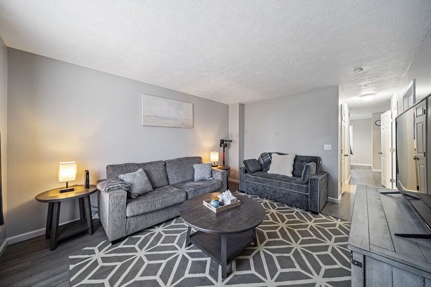 More Photos Of 6037 Lake Rd W, Ashtabula Apartments For Sale
