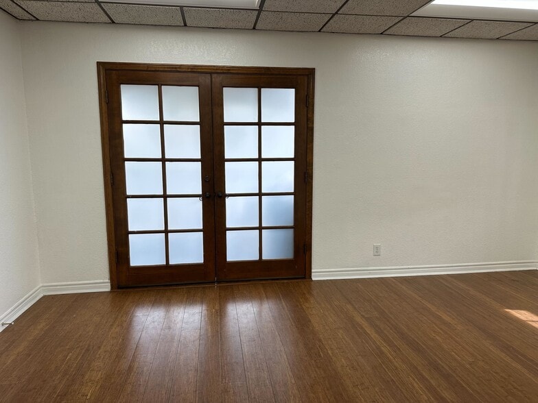 More Photos Of 110 Civic Center Dr, Vista Office For Sale