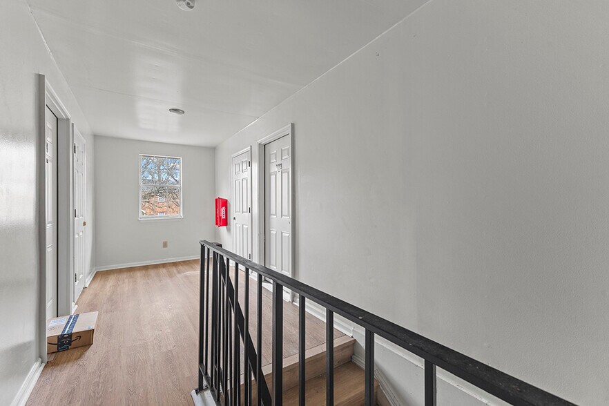 More Photos Of 170 Westwood Dr, Thomson Apartments For Sale