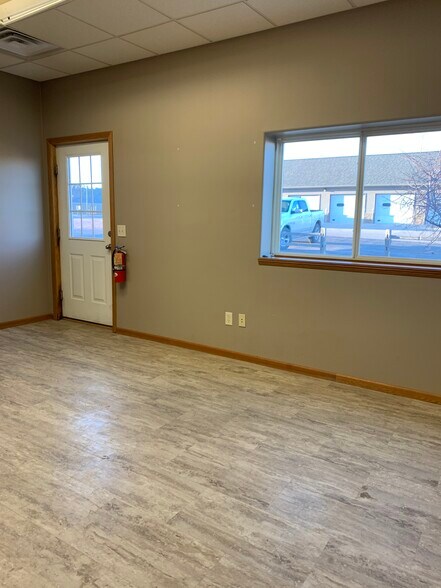 More Photos Of 5629 Bob Ln, Black Hawk Warehouse For Lease