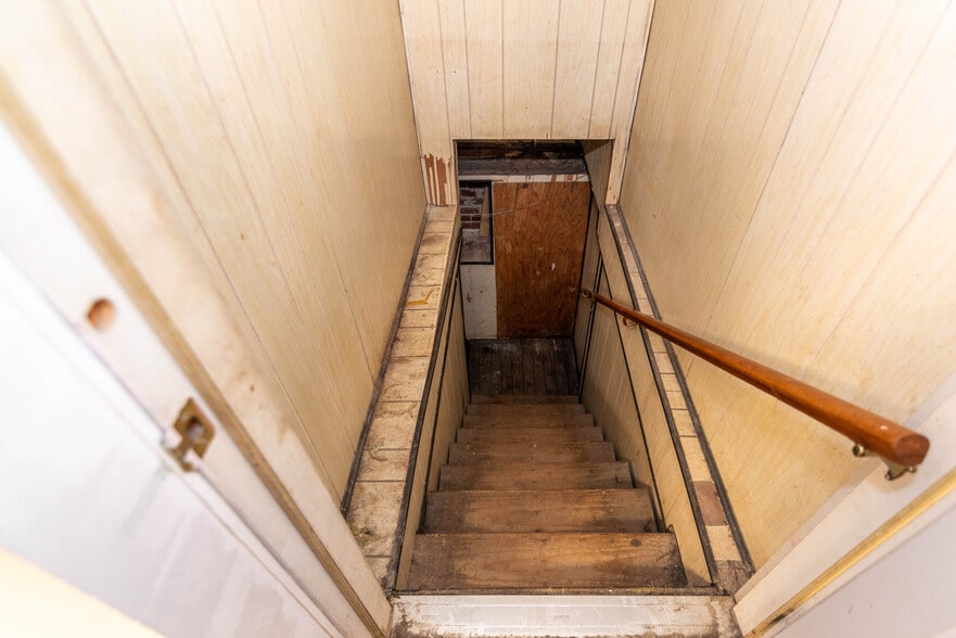 More Photos Of 4905 Liberty Heights Ave, Gwynn Oak Storefront Retail Residential For Sale