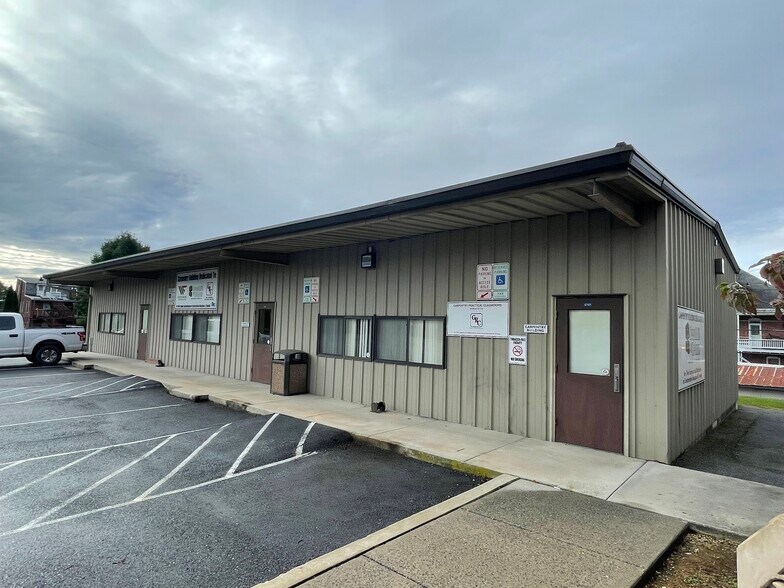 More Photos Of 530 N Locust St, Hagerstown Office For Sale