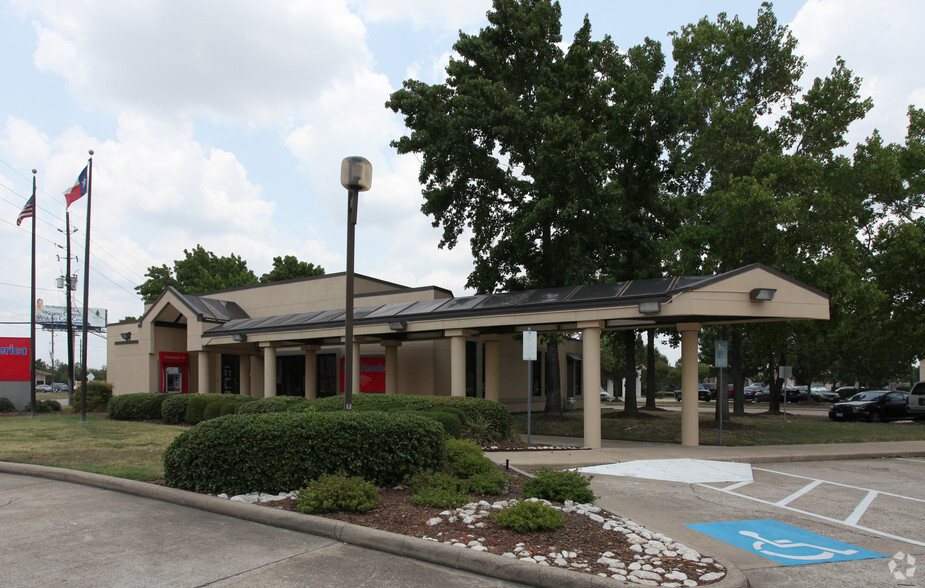 Primary Photo Of 8200 Jones Rd, Houston Bank For Sale