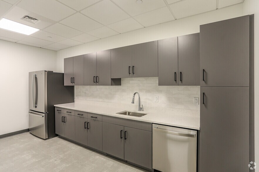 More Photos Of 25-29 Needham St, Newton Office For Lease