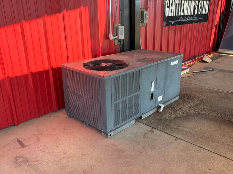 More Photos Of 1704 E Hwy 70, Kingston Bar For Sale