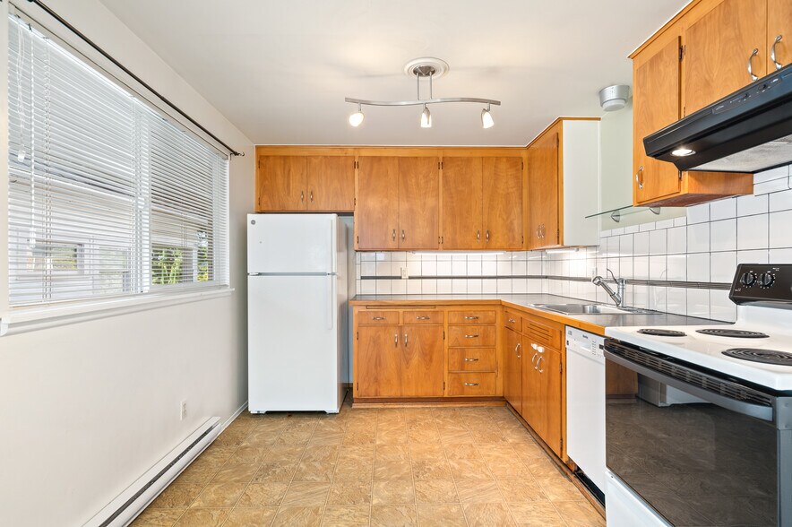 More Photos Of 633 W Emerson St, Seattle Multifamily For Sale