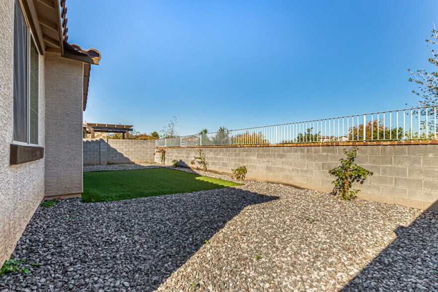 More Photos Of 10838 W San Juan Ave, Phoenix Healthcare For Sale