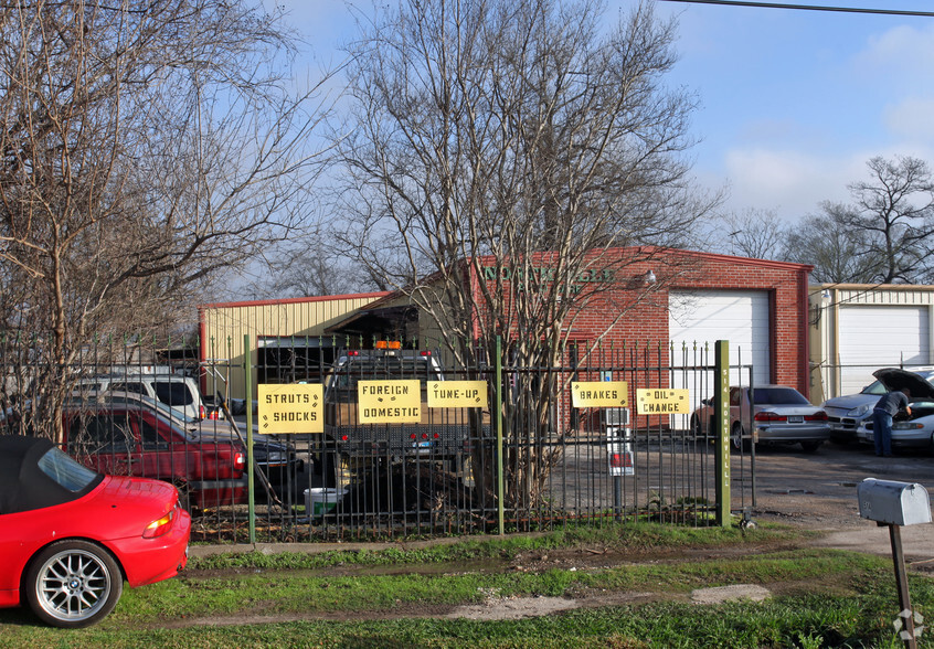 Primary Photo Of 514 Northville St, Houston Auto Repair For Sale