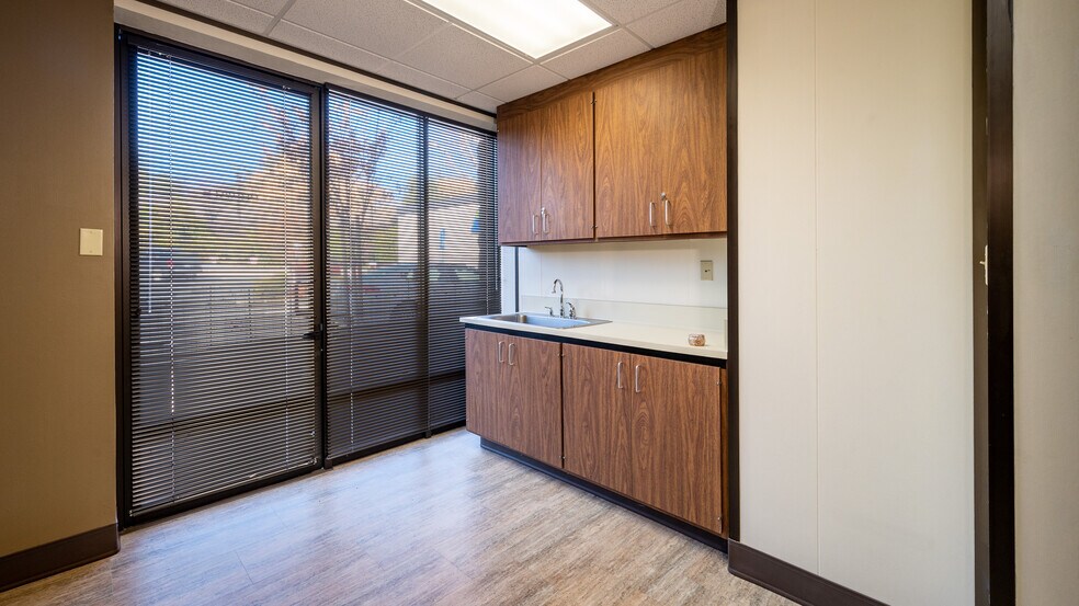 More Photos Of 201 Clinton Rd, Jackson Medical For Lease