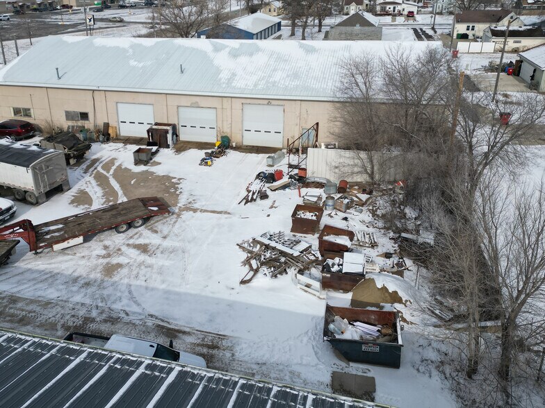 More Photos Of 104 11th St NE, Austin Warehouse For Lease