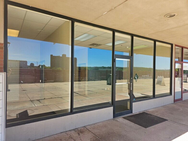 More Photos Of 100-140 Riverview Ctr, Middletown Office For Lease