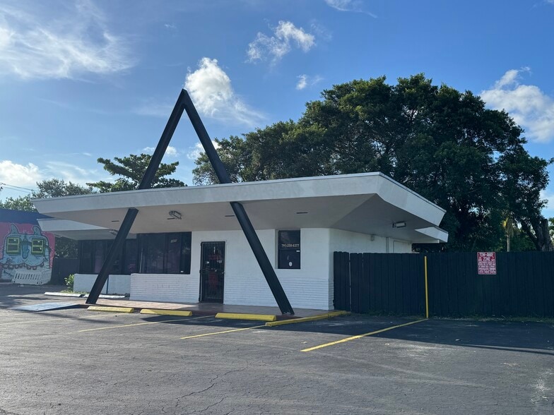 More Photos Of 1605 NW 95th St, Miami Freestanding For Sale