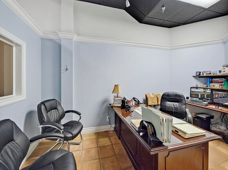 More Photos Of 330 Clematis St, West Palm Beach Storefront Retail Office For Sale