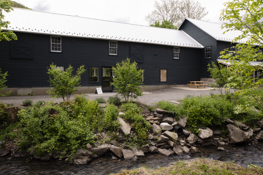 Primary Photo Of 3 Main St, Wassaic Showroom For Sale