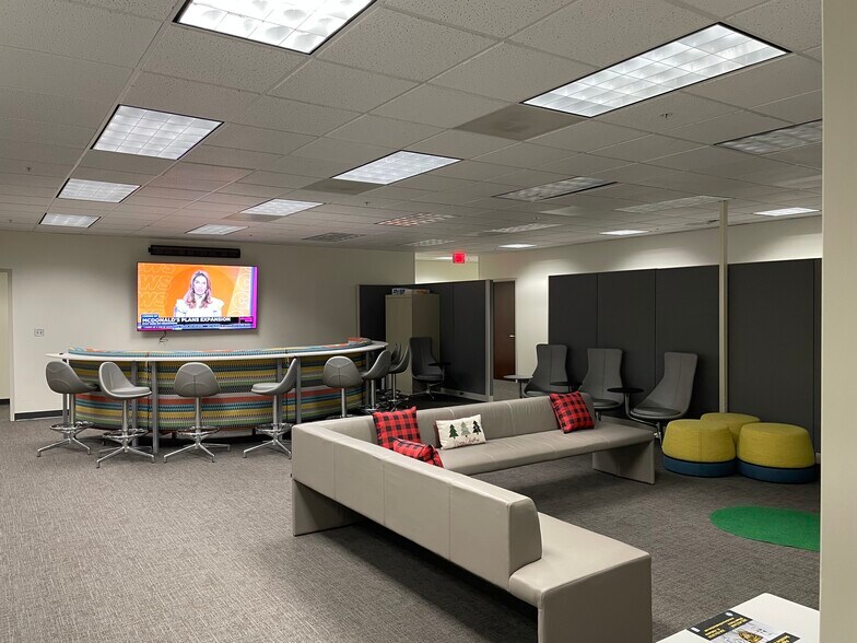 More Photos Of 907 Explorer Blvd NW, Huntsville Office For Lease