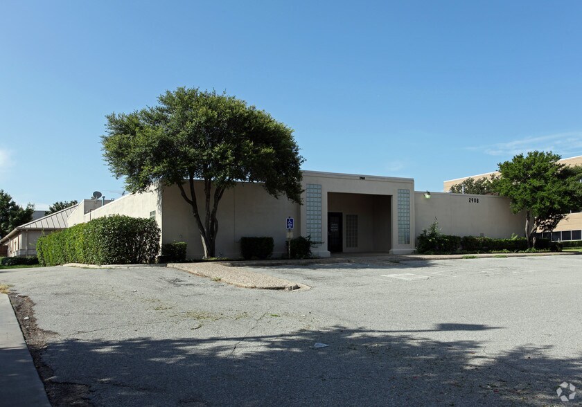 More Photos Of 2908 E Trinity Mills Rd, Carrollton Office For Lease