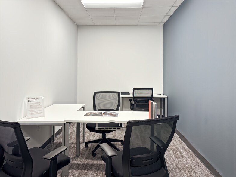 More Photos Of 26795-26851 S Bay Dr, Bonita Springs Coworking Space