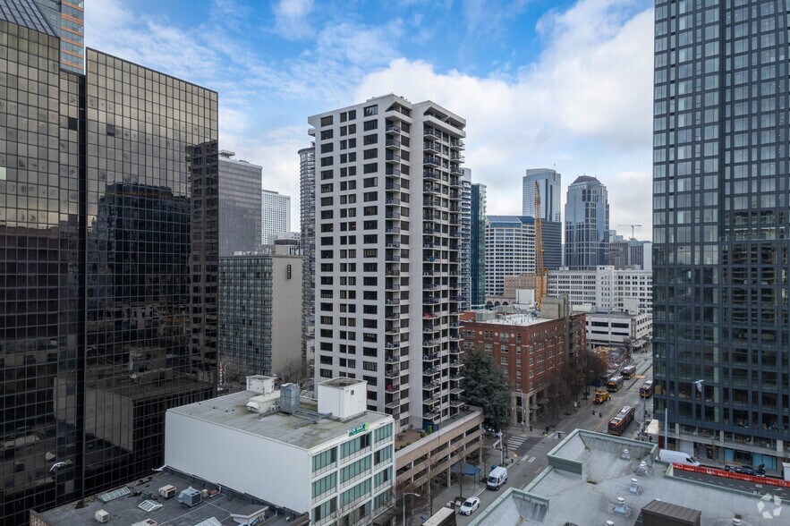 Primary Photo Of 2106 3rd Ave, Seattle Apartments For Lease