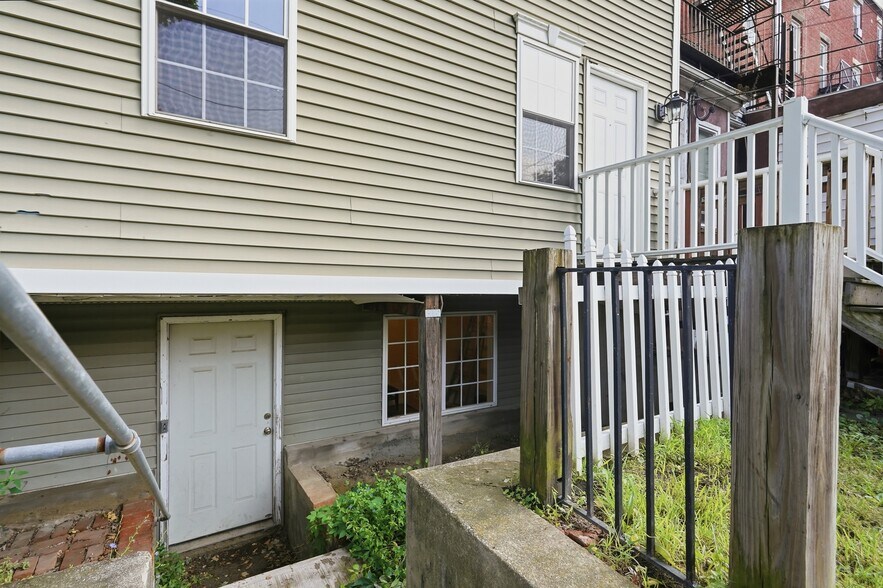 More Photos Of 10 Eastman Ter, Poughkeepsie Apartments For Sale