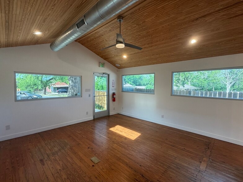 More Photos Of 418 Vine St, San Antonio Office Residential For Sale
