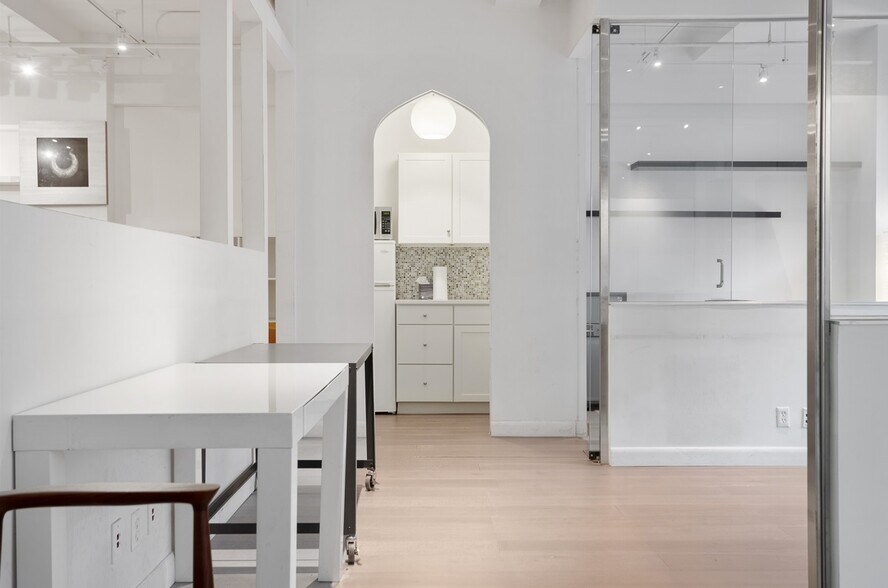 More Photos Of 14 E 4th St, New York Loft Creative Space For Lease
