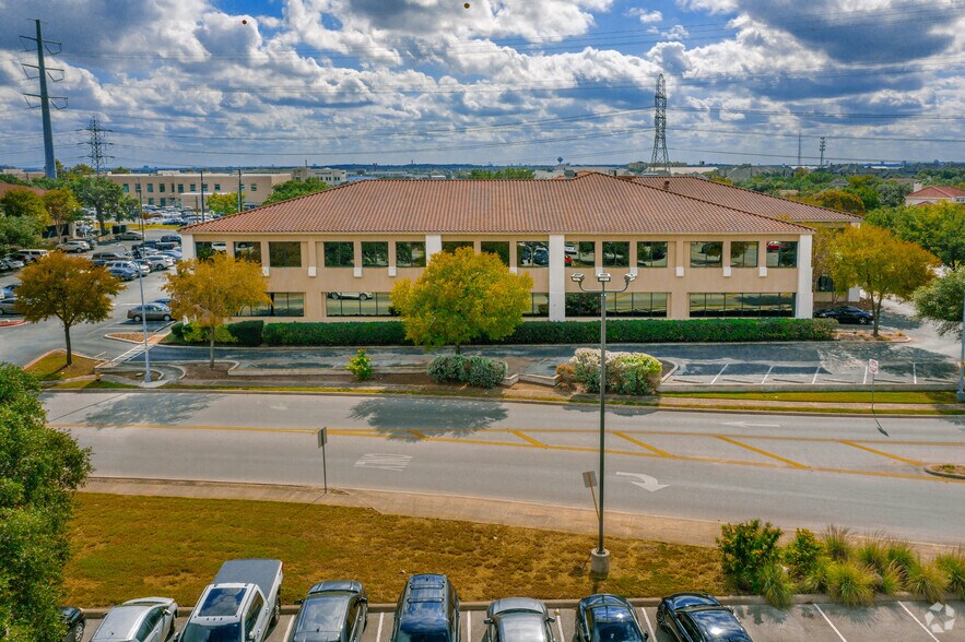 More Photos Of 19016 Stone Oak Pky, San Antonio Medical For Lease